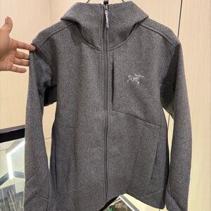 Arc'teryx Sawyer Wool Hoody in black, made with Merino wool.